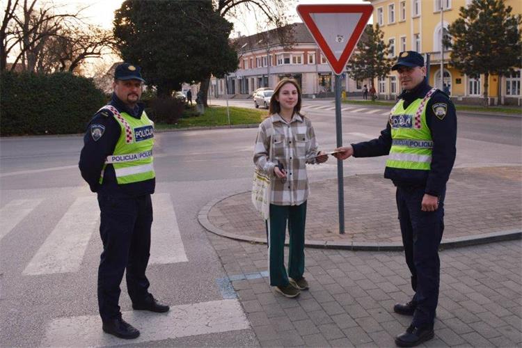 Slika /2022/Preventivna akcija „Pravilno kretanje pješaka“/DSC_0545.jpg